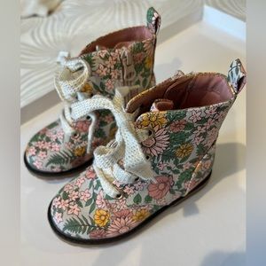 Giovanna Zip-up flower combat boots- Toddler Size 7- Cat&Jack